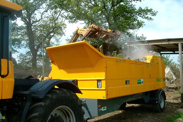 VEGUEMAT - Compostage & recyclage - Broyeur agricole à déchets verts - MENART P145 T